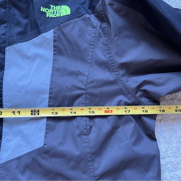 The North Face Hyvent Waterproof Shell Jacket - Picture 8 of 9